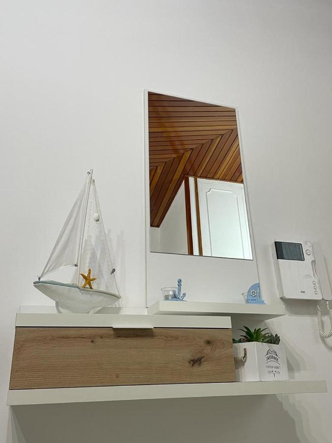 The White Sail - Mondello Apartment With Terrace - Casa Di Vincenzo E Andrea Eksteriør bilde